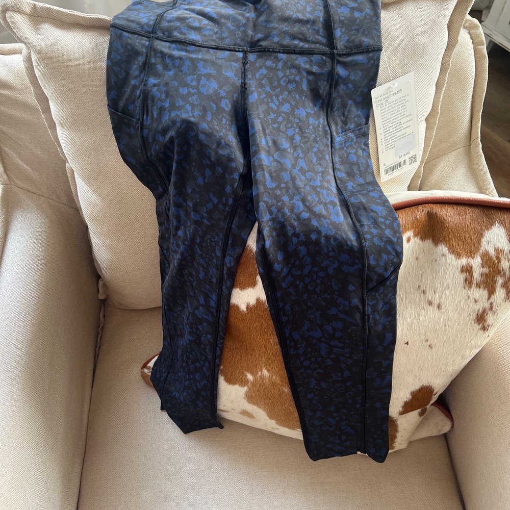 Lululemon Blue and Black Patterned Leggings